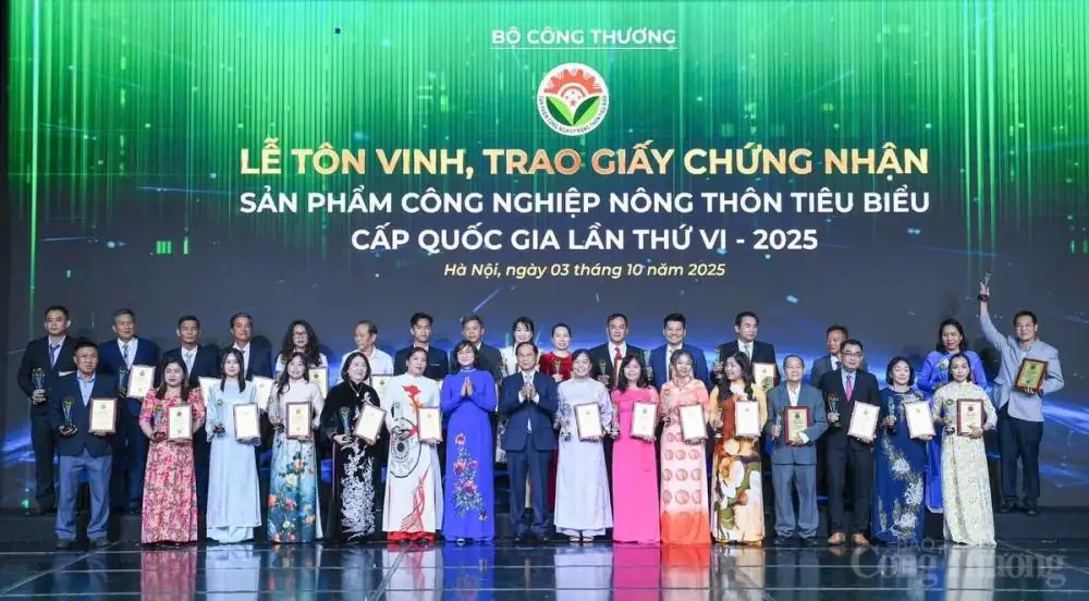Các thương hiệu được Bộ Công Thương tôn vinh, trao giấy chứng nhận sản phẩm công nghiệp nông thôn tiêu biểu cấp quốc gia lần thứ VI - 2025. Ảnh: Báo Công thương.