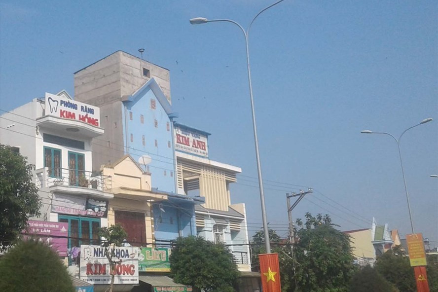 Nhà dụ yến được lắp thiết bị phát ra âm thanh trên nóc nhà