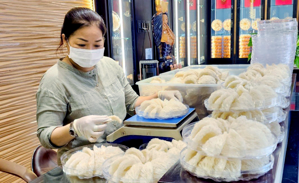 Hiện nay, chưa có hướng dẫn cụ thể về cấp mã số nhà yến nên một số doanh nghiệp có nhu cầu xuất khẩu yến sào cũng gặp khó khăn - Ảnh: Kiều Diễm